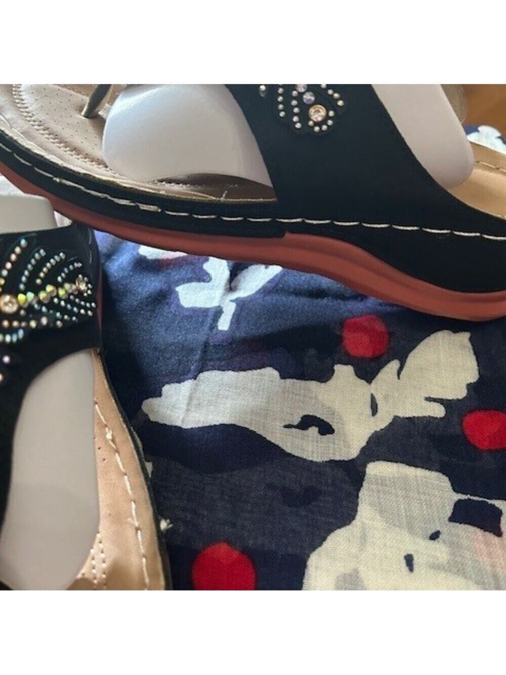 NWOT Women's Beaded Sandals choose Black or Tan both are size 9 - Picture 9 of 12